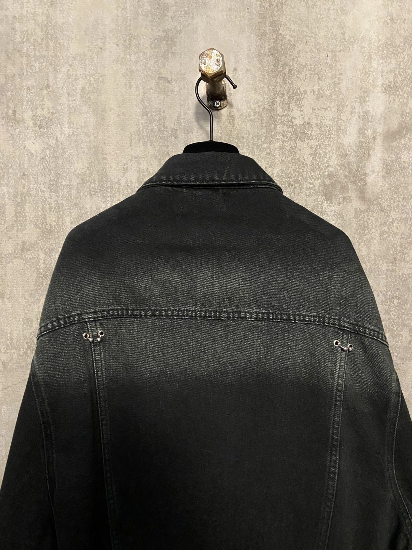 wg.luxury- 218593i16 oversized item:D-F443J2304